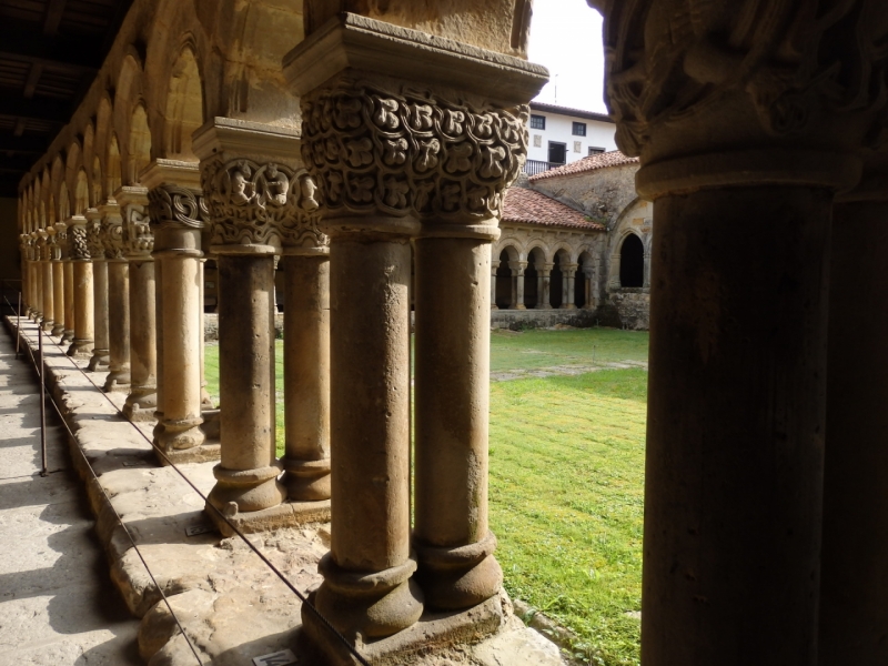 Claustro romanico